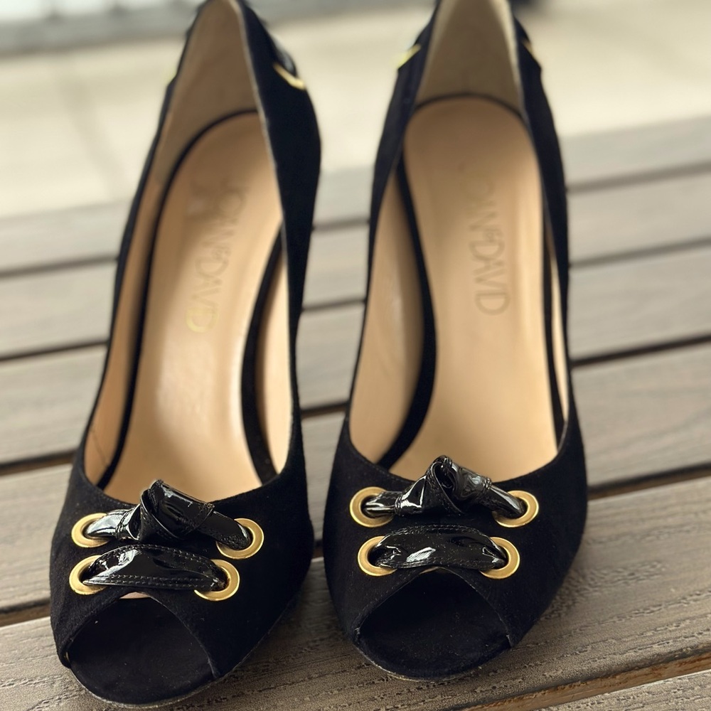 Size 10 Black Suede Pumps